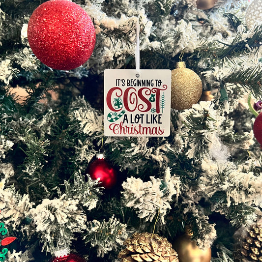 JenDore Ornement de vacances de Noël en bois fait à la main « Ça commence à coûter cher comme Noël » 