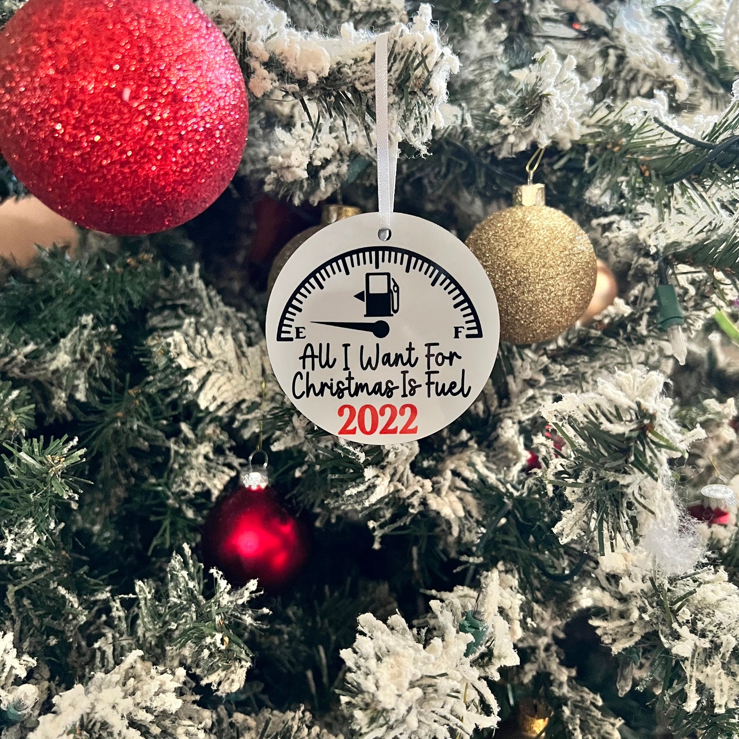 JenDore Ornement de Noël en bois fait à la main « Tout ce que je veux pour Noël, c'est du carburant » 